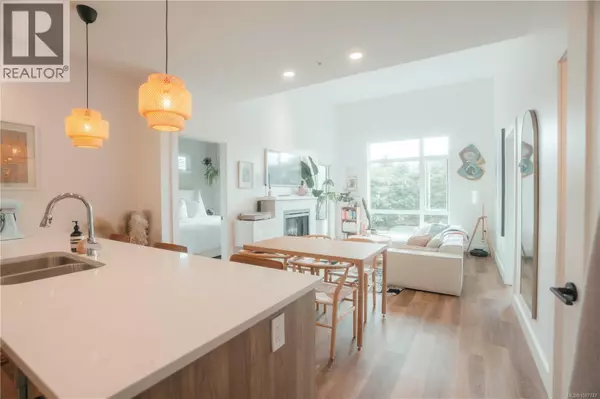 Tofino, BC V0R2Z0,700 Yew Wood RD #306