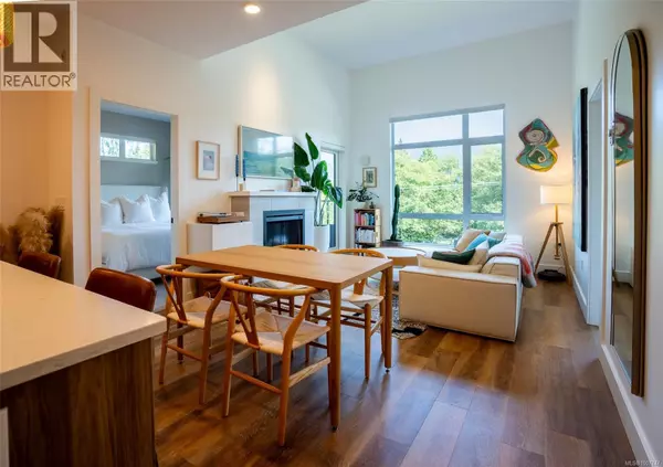 Tofino, BC V0R2Z0,700 Yew Wood RD #306