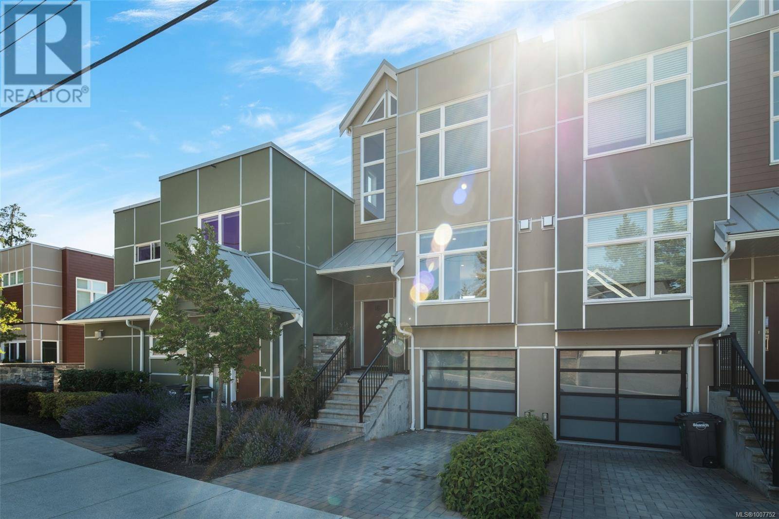 Saanich, BC V8Z5K8,4355 Viewmont AVE #16