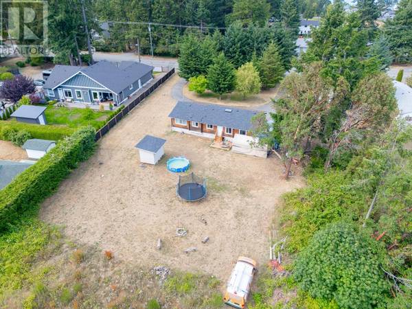 Lantzville, BC V0R2H0,7425 Lantzville Rd
