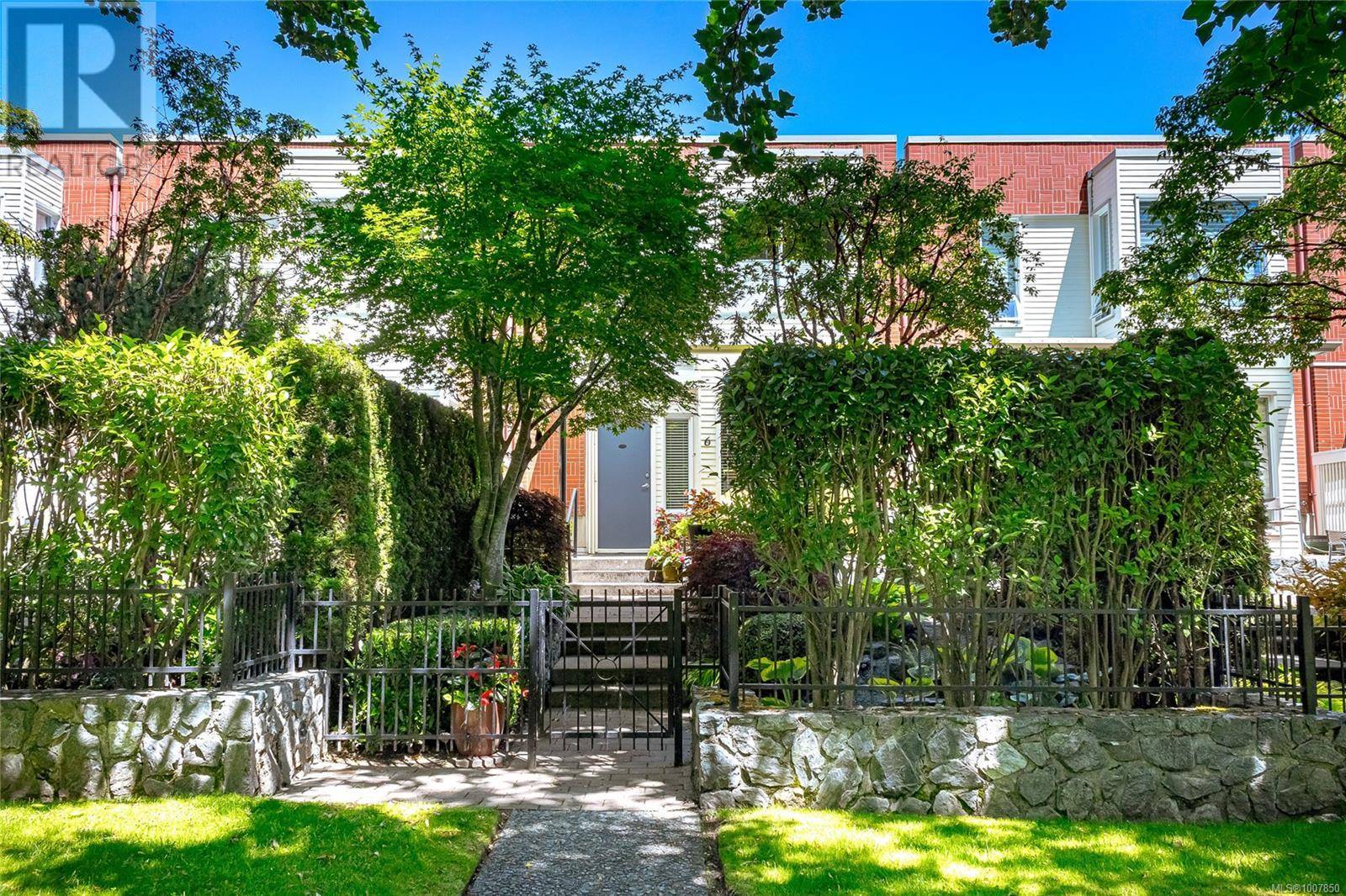 370 Waterfront CRES #6, Victoria, BC V8T5K3