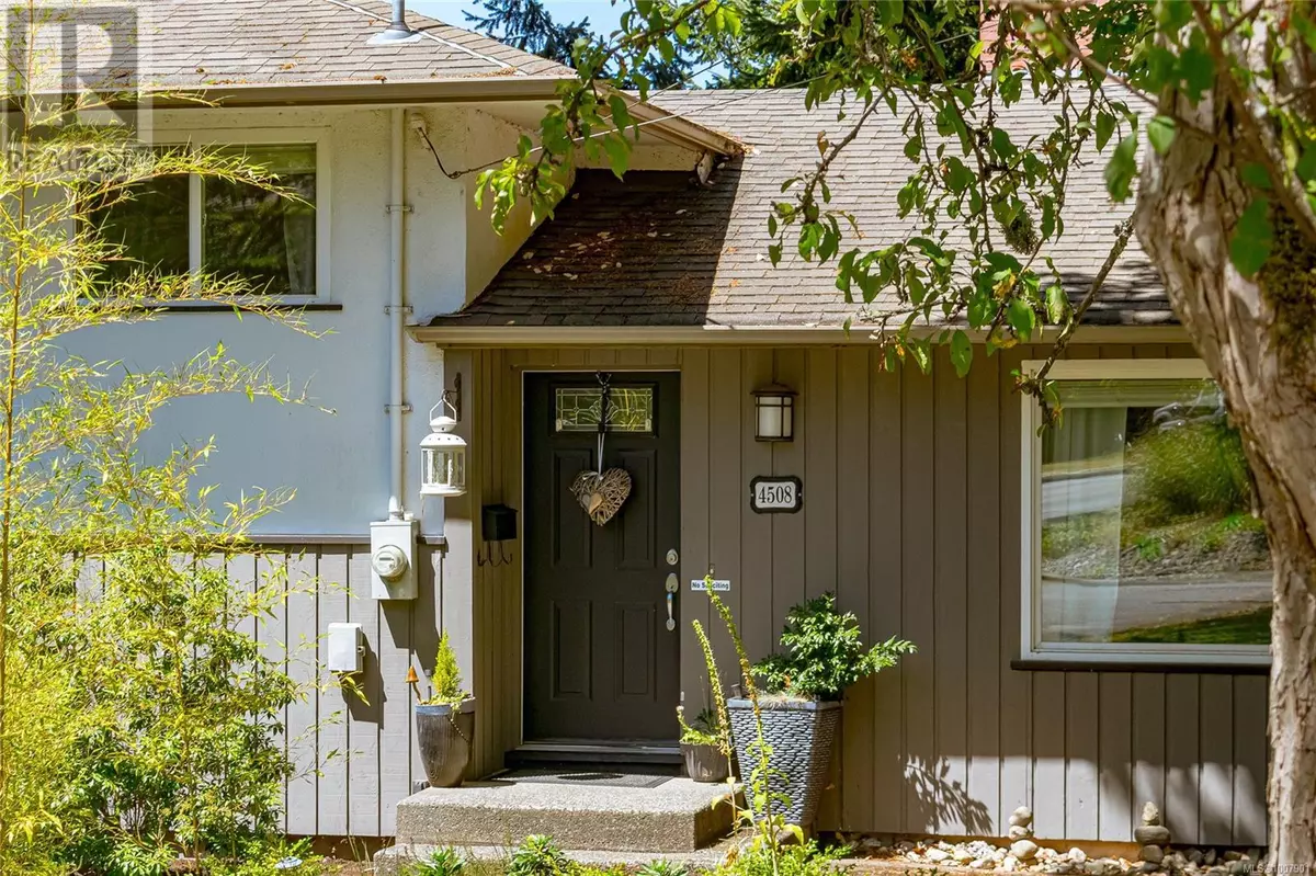 Saanich, BC V8N3K2,4508 Duart Rd