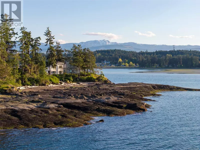 1341 Madrona Dr, Nanoose Bay, BC V9P9C9