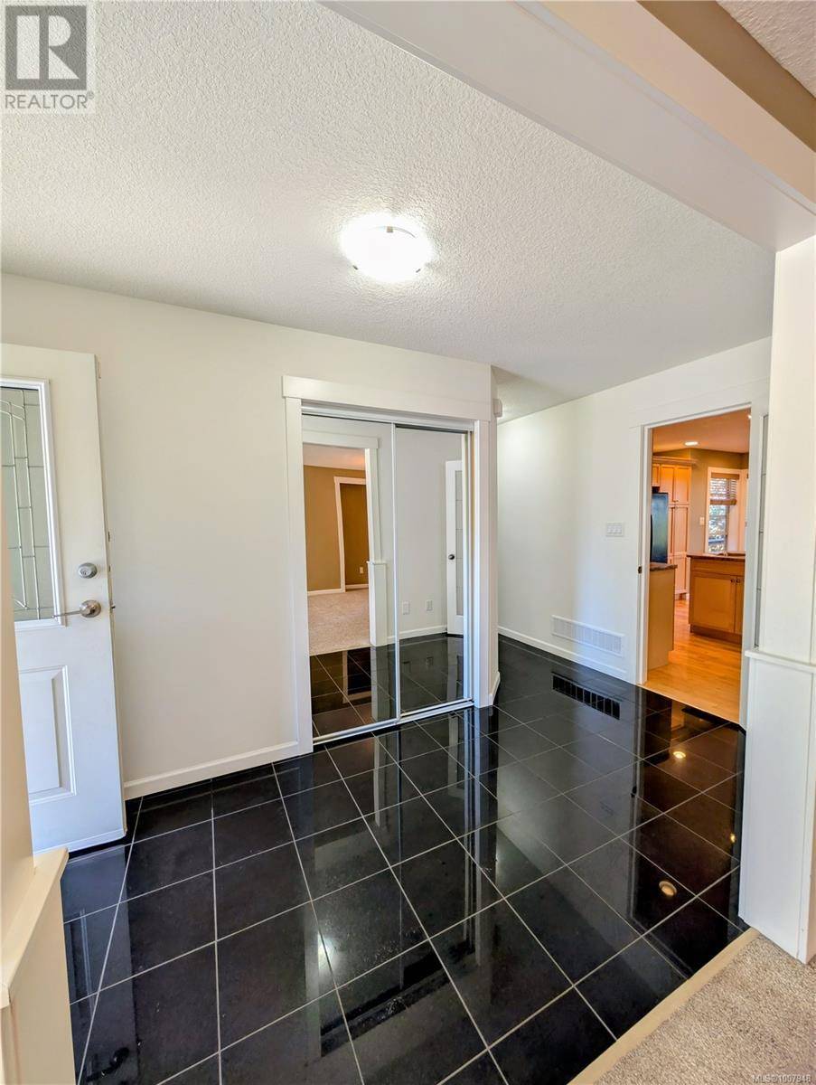 Nanaimo, BC V9V1A6,6638 Dover Rd