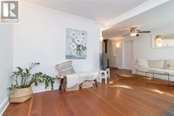 Saanich, BC V9A2M2,2945 Colquitz Ave