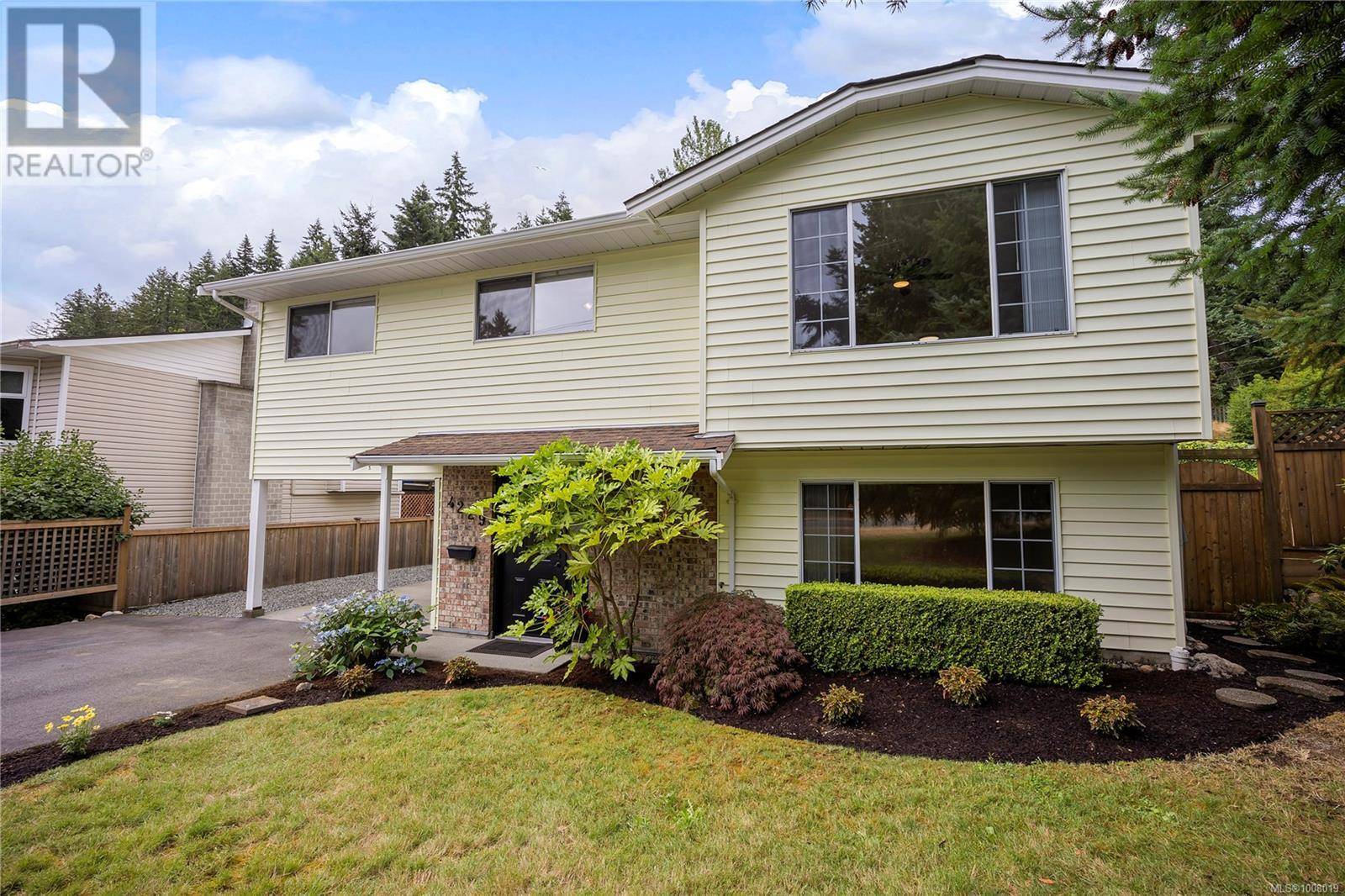 4229 Ross Rd, Nanaimo, BC V9T5K6