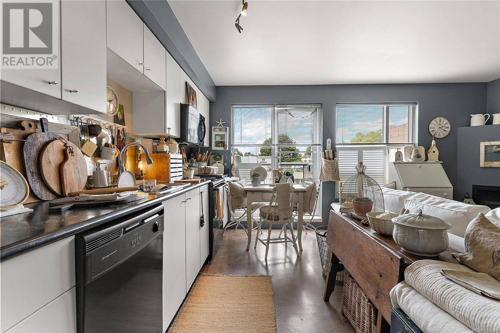 Victoria, BC V8V3W3,932 Johnson ST #306