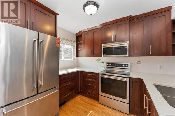 Victoria, BC V8R4J8,3014 Scott St