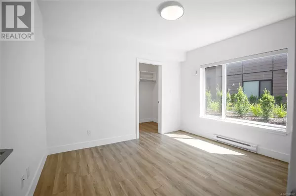 Nanaimo, BC V9R4V9,135 Haliburton ST #104