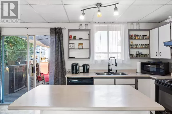 Nanaimo, BC V9R3Y2,375 Bruce Ave