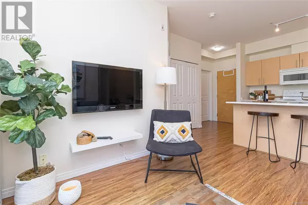 Saanich, BC V8P2H1,1550 Church AVE #315