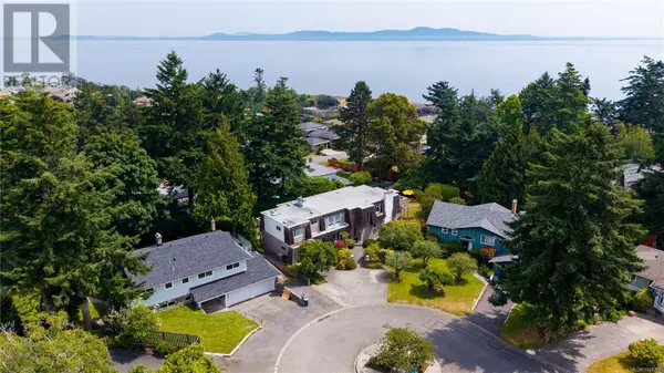 Saanich, BC V8N4S4,2059 Saltair Pl