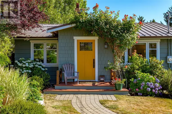 910 Jasmine Ave, Saanich, BC V8Z2P2