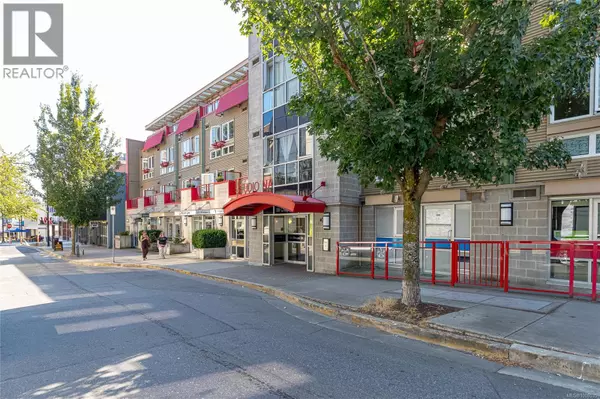 Nanaimo, BC V9R5H3,99 Chapel ST #206