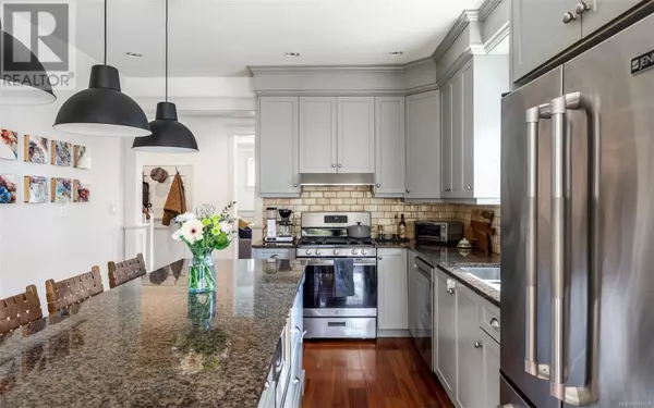 Victoria, BC V8V1L8,590 Simcoe St