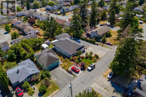 Saanich, BC V8Z2K9,555 Leaside Ave