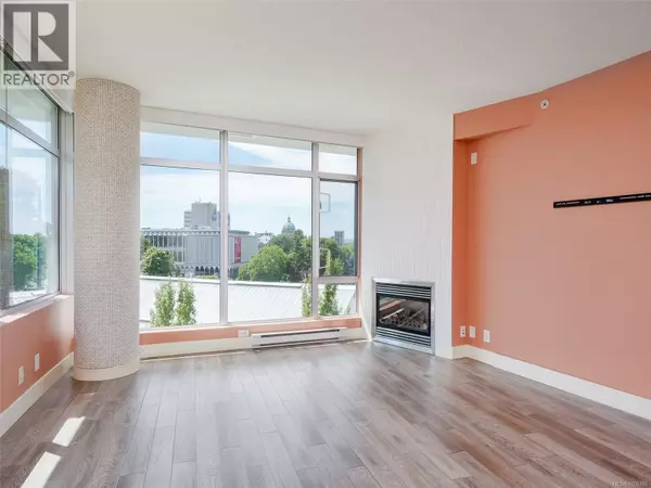 Victoria, BC V8W1B1,737 Humboldt ST #N609