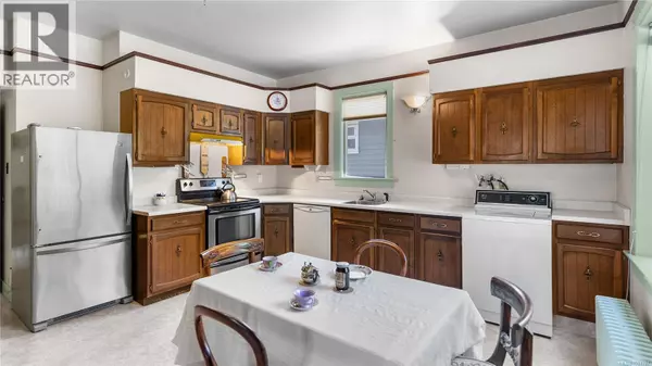 Victoria, BC V8V3E1,1296 Richardson St