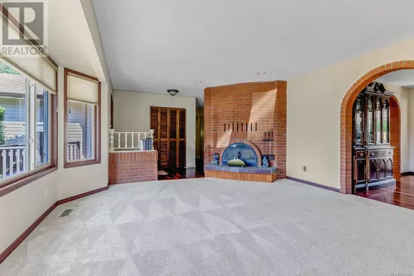Nanaimo, BC V9T3Z7,5284 Scarsdale Rd