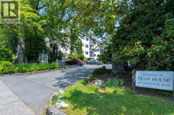 Saanich, BC V8P1A9,1875 Lansdowne RD #201