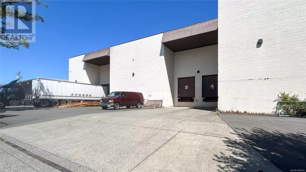 2855 Quesnel St, Victoria, BC V8T4K2