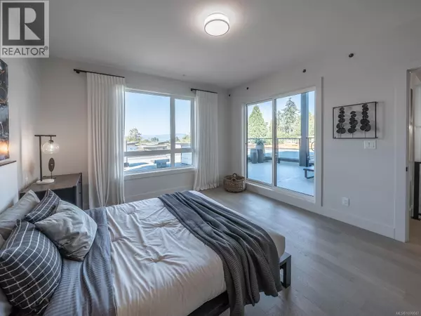 Parksville, BC V9P1J2,463 Hirst AVE #112