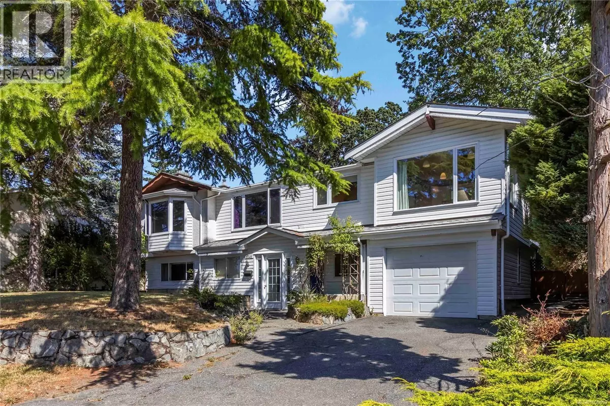 Saanich, BC V8N4V1,1748 Llandaff Pl