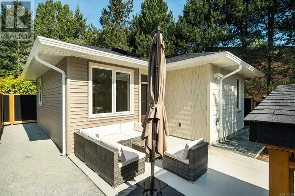 568 Kay ST #C, Saanich, BC V8Z2L3