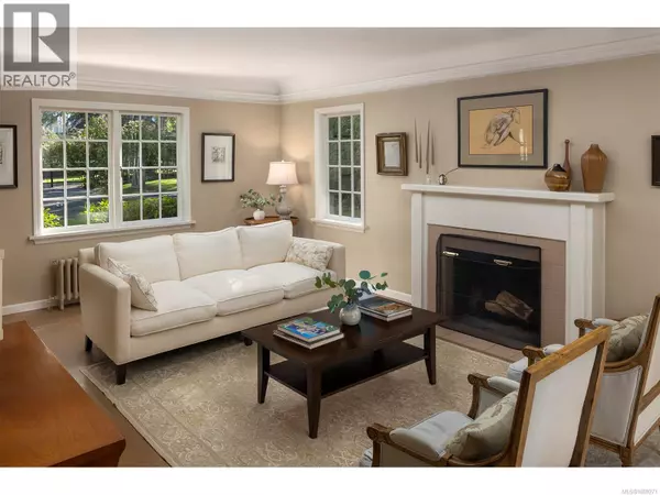 Oak Bay, BC V8R3P3,2570 Lansdowne Rd