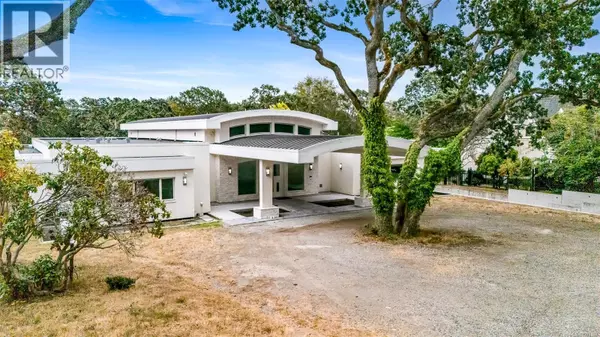 3355 Midland Rd, Oak Bay, BC V8R6G7