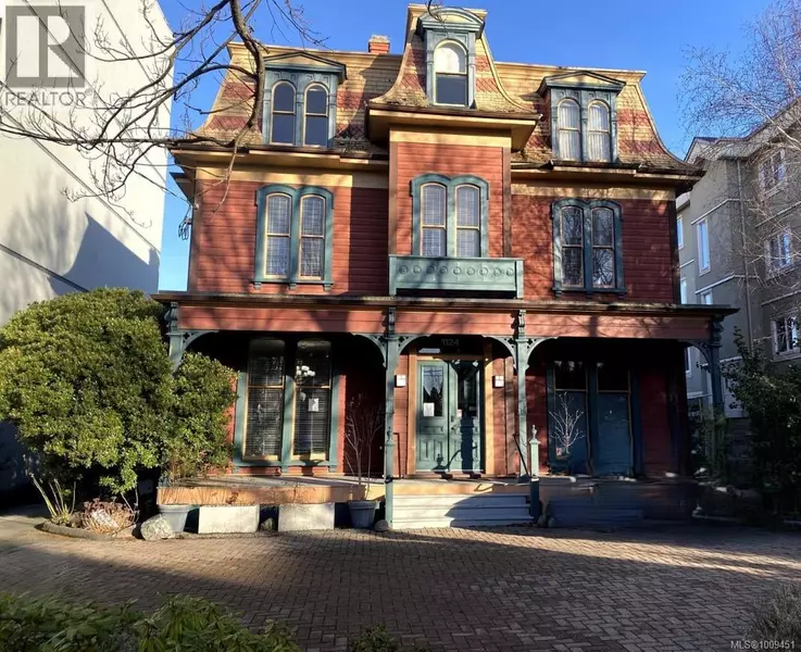 1124 Fort St, Victoria, BC V8V3K8