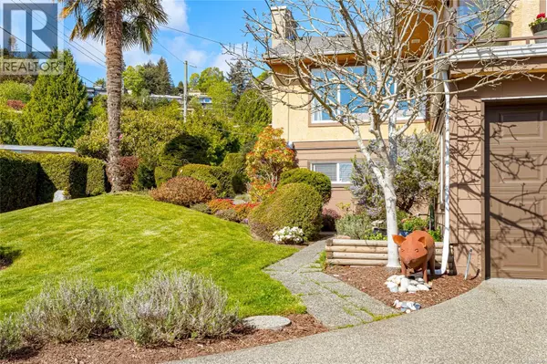 Saanich, BC V8Y1L3,986 GLORIA Pl