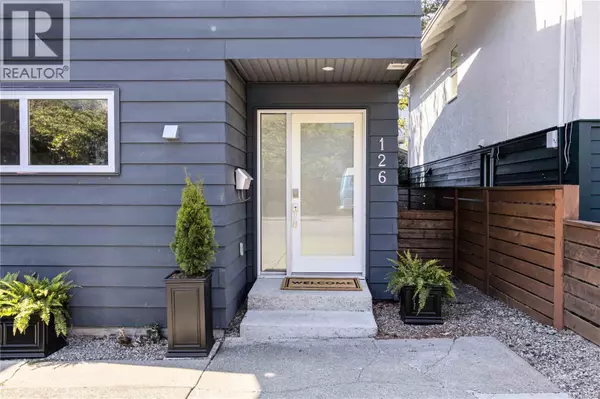 Victoria, BC V8V2E5,126 Rendall St