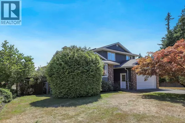 2099 Idiens Way, Comox, BC V9M3Y9