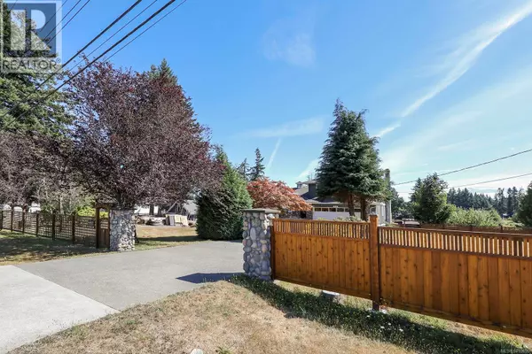 Comox, BC V9M3Y9,2099 Idiens Way