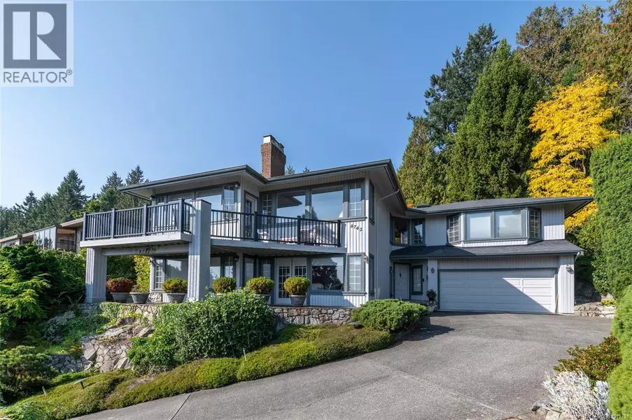8742 Pender Park Dr, North Saanich, BC V8L3Z5