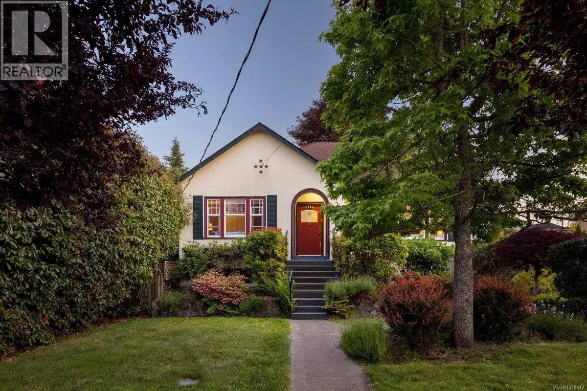 Oak Bay, BC V8R2H8,2535 Dalhousie St