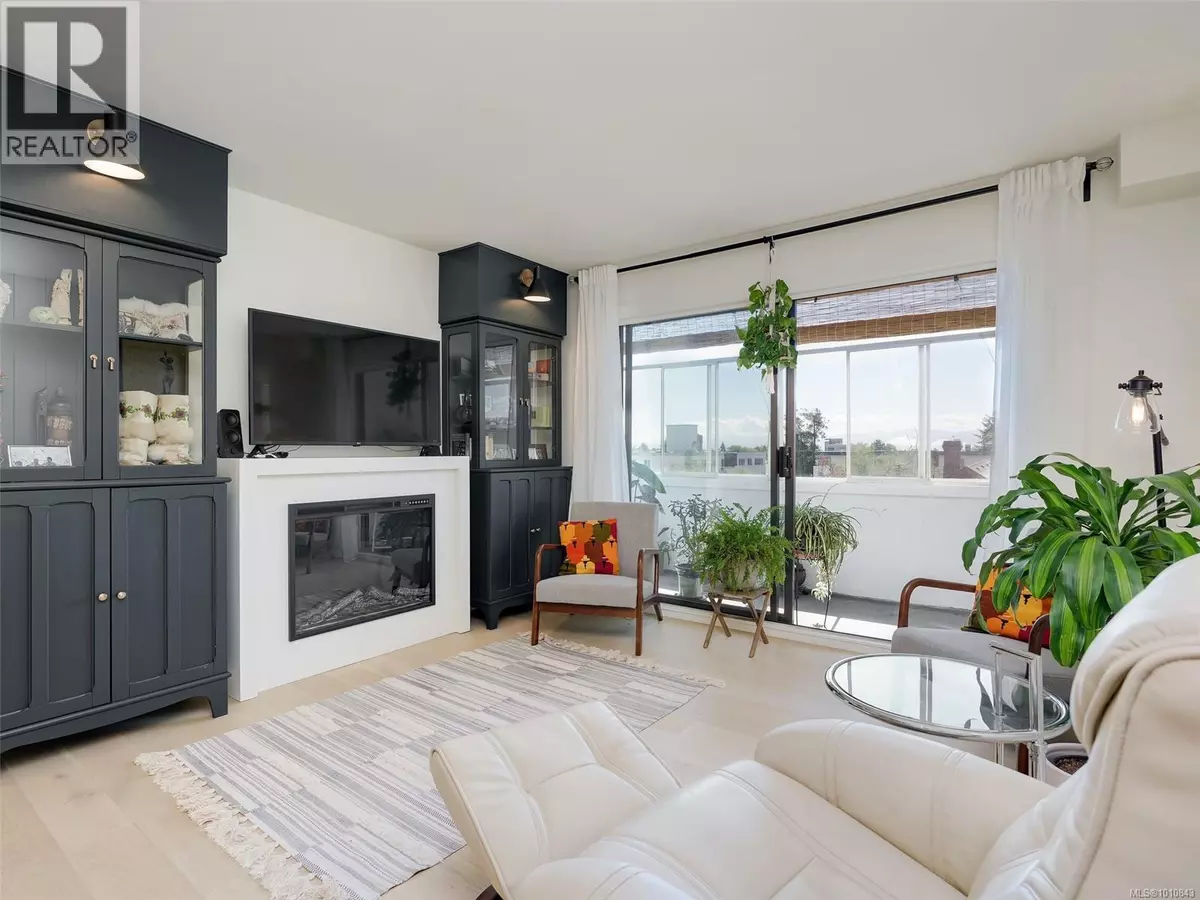 Victoria, BC V8V3H6,1041 Rockland AVE #404