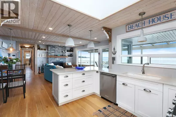 Qualicum Beach, BC V9K2H2,2935 Island Hwy W