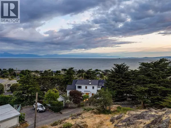 Oak Bay, BC V8S2J9,100 King George Terr