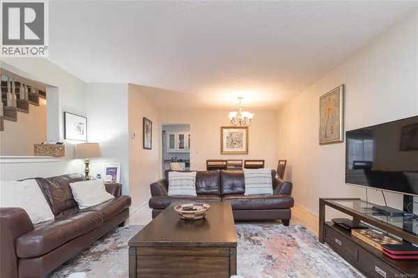 Victoria, BC V8R6T3,2882 Belmont Ave