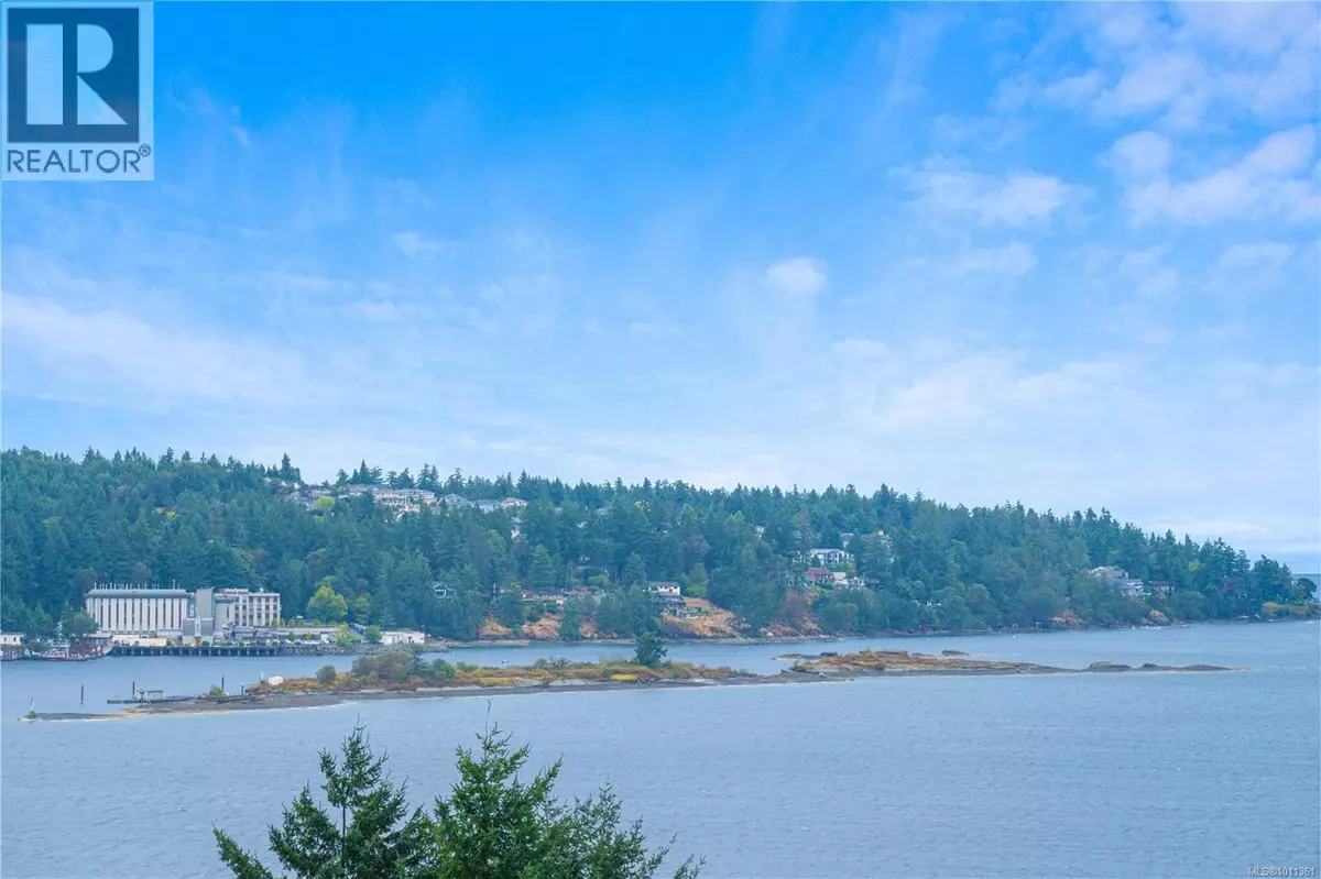 Nanaimo, BC V9S5P1,2562 Departure Bay RD #606