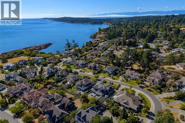 Saanich, BC V8N6L3,4566 Gordon Point Dr