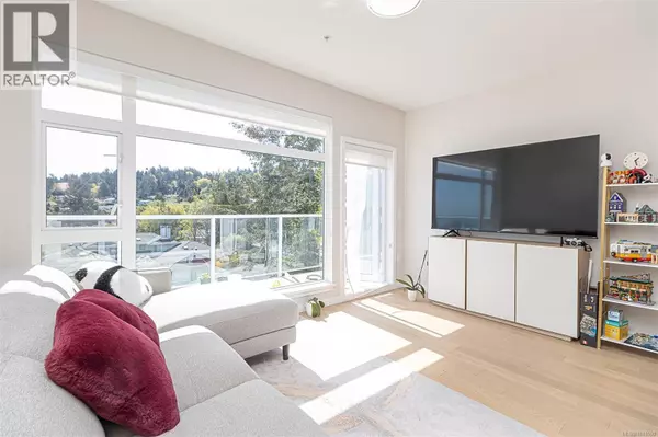 Saanich, BC V8Y2K5,5118 Cordova Bay RD #406