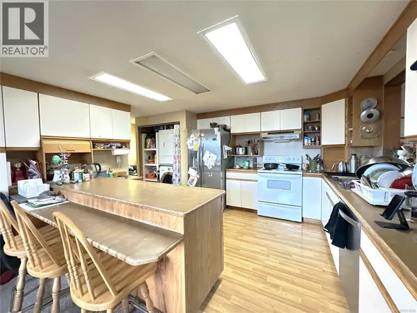 Port Mcneill, BC V0N2R0,2000 Chelan Cres