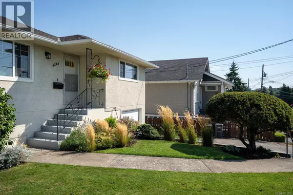 Saanich, BC V8P3V3,3223 Doncaster Dr