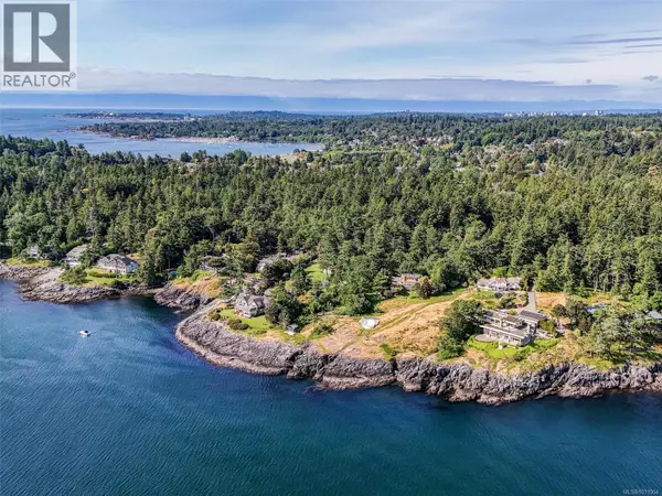 Saanich, BC V8N1X5,2550 Queenswood Dr