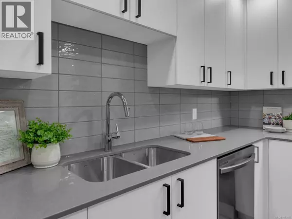 Langford, BC V9B7E8,2390 City Gate BLVD #217