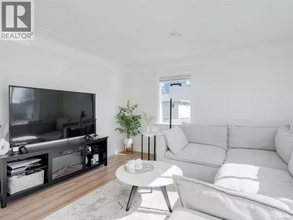 Saanich, BC V9A1X3,2962 Millgrove St