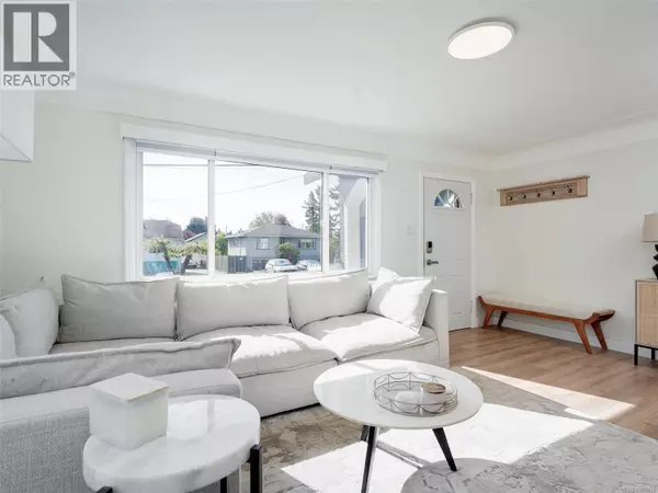 Saanich, BC V9A1X3,2962 Millgrove St